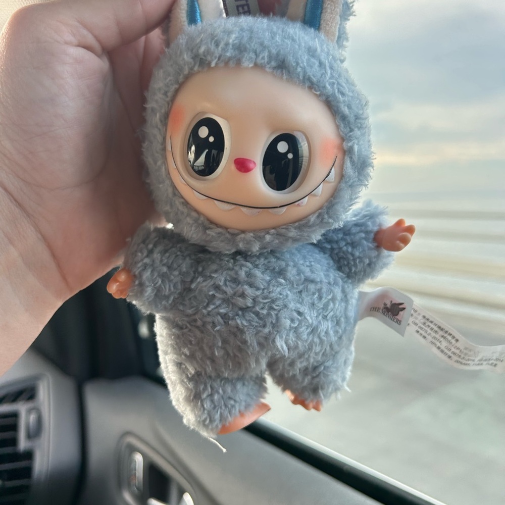 LAFUFU * The Monsters Macaron Blue Gray
